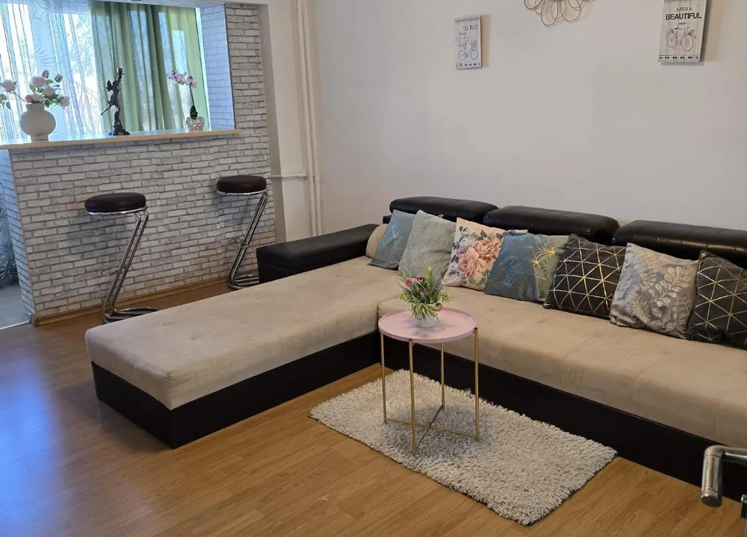 Apartament Ultracentral 3 Camere Bucarest 0*,